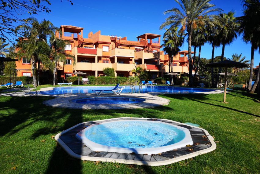 Ap075 Inmobiliaria Bobis Reserva de Marbella Las Chapas piscina