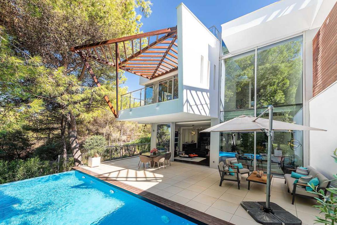 *V262 Espectacular Villa en Sierra Blanca de  lujo con 3  dormitorios en una de las mejores zonas de Marbella