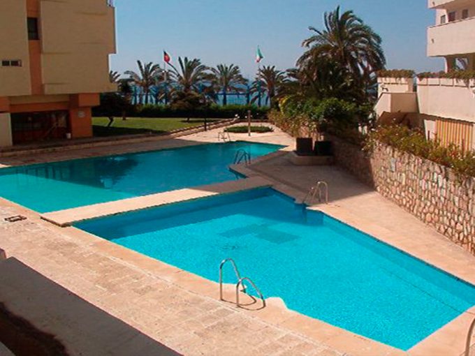 AP051 Inmobiliaria Bobis Centro Marbella cerca de la playa piscina