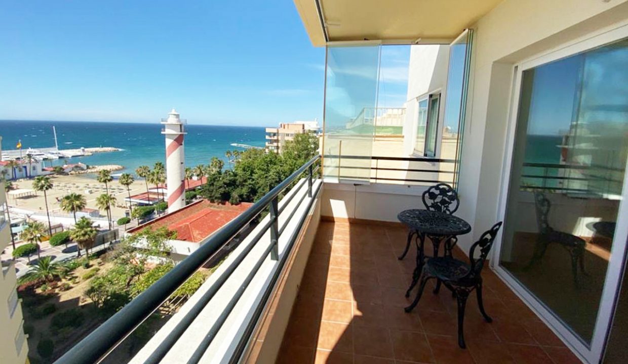AT150 Inmobiliaria Bobis Ático Centro Marbella con vistas al mar terraza 2