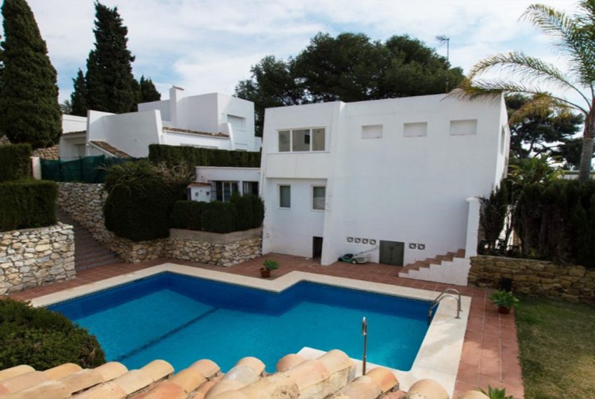 V190 Inmobiliaria Bobis Villa Nueva Andalucia Marbella piscina