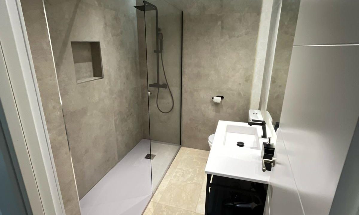 8ceb6b52-436e-48a1-9be8-b47ff3e18184 (1)