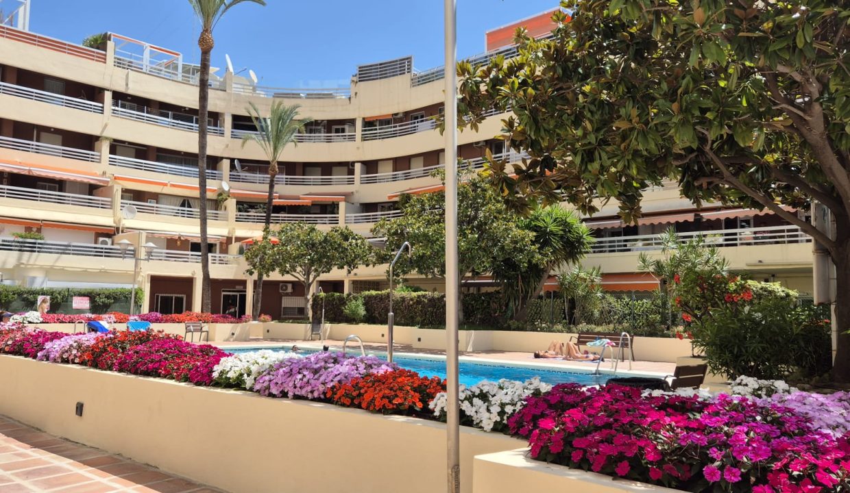 a19a9c1e-bcb3-4efb-a0c3-bf5d10d1b87b